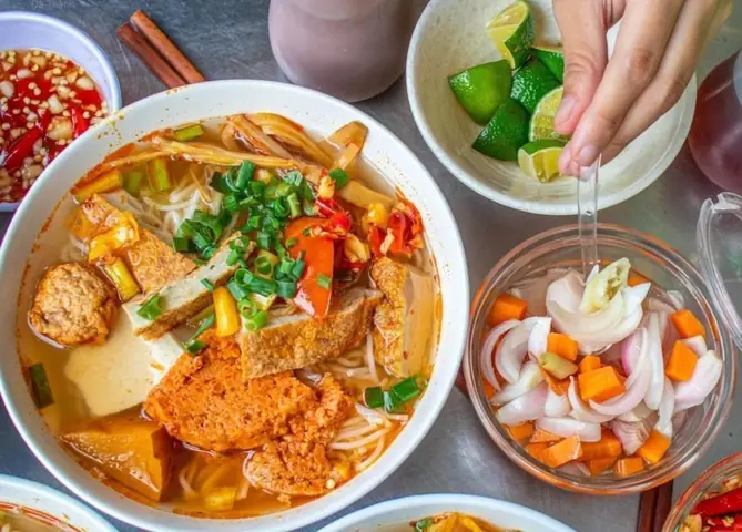 Khám Phá Ẩm Thực Đà Nẵng: Những Món Ăn Đặc Trưng Bạn Không Nên Bỏ Lỡ