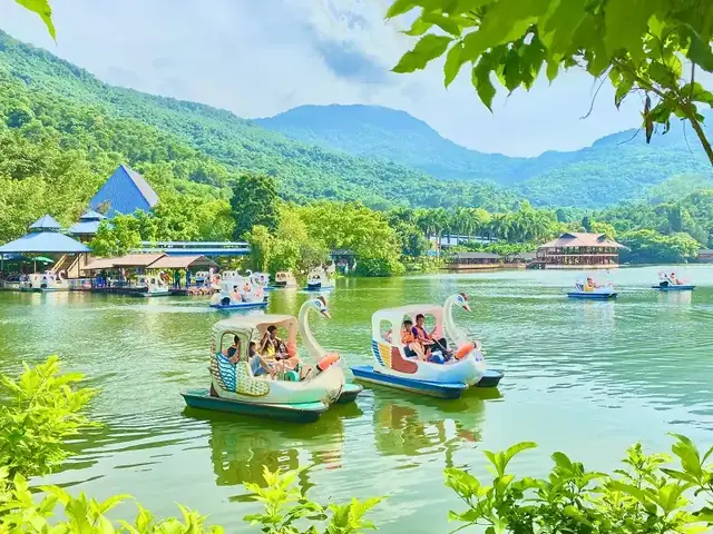Hướng Dẫn Chi Tiết Du Lịch Ao Vua Sơn Tây Hà Nội: Địa Điểm, Cách Đi Và Trải Nghiệm