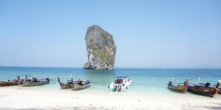 Hướng Dẫn Du Lịch Bãi Biển Vân Đồn Quảng Ninh: Địa Điểm, Thời Gian, Hoạt Động Và Lưu Ý