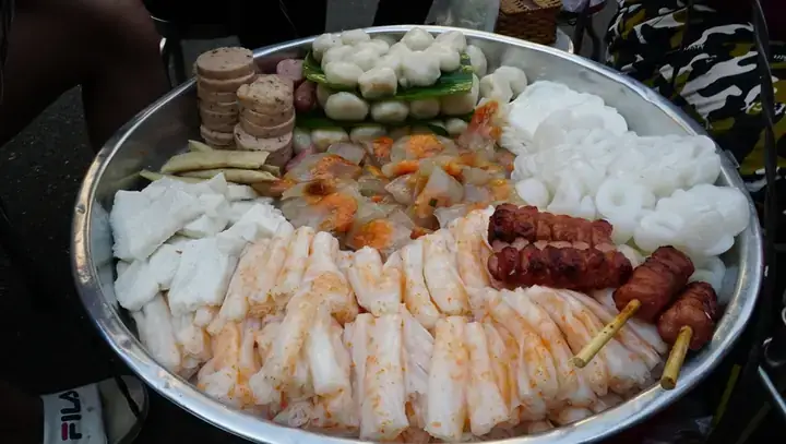 Bánh Bột Lọc Chợ Bà Chiểu: Địa Chỉ Nổi Tiếng, Cách Thưởng Thức Và Giá Cả