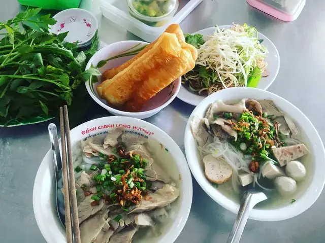 Bánh Canh Giò Heo Bà Rịa: Địa Chỉ Ngon, Giá Thực, Cách Thưởng Thức Đúng Chuẩn
