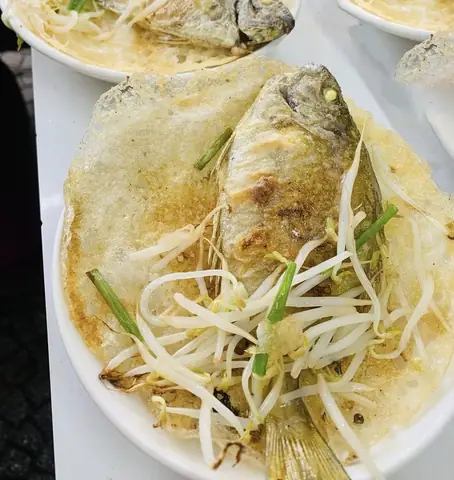 Bánh Khoái Cá Kình Ở Huế: Địa Chỉ Nổi Tiếng, Cách Thưởng Thức Và Lịch Sử