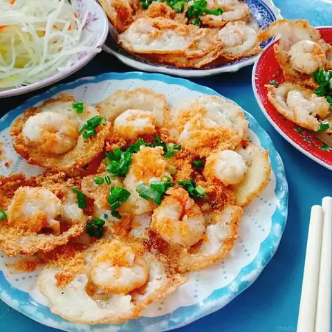 Bánh Khọt Nước Dừa Vũng Tàu: Top Địa Điểm Ngon, Giá Hợp Lý & Hướng Dẫn Thưởng Thức