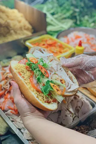 Top 10 Bánh Mì Ngon Nhất Đà Nẵng – Địa Chỉ, Menu & Mẹo Thưởng Thức