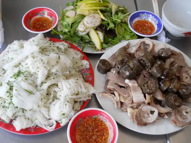 Bình Định Có Món Gì Ngon? Top 12 Đặc Sản Phải Thử Khi Đến Miền Trung