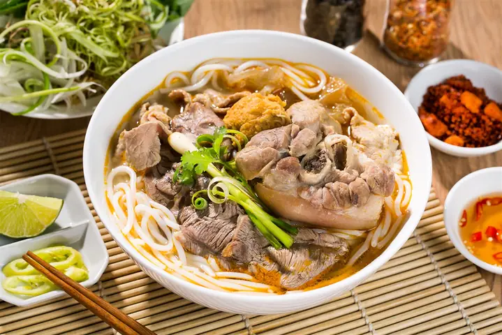 Top 10 Quán Bún Bò Ngon Nhất Sài Gòn – Đánh Giá Chi Tiết Cho “cư Dân Ẩm Thực”