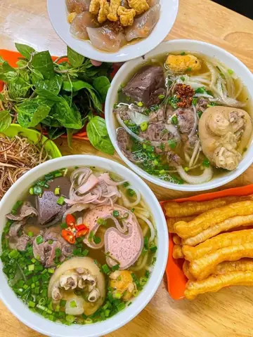 Top 15 Quán Bún Bò Ngon Nhất Đà Lạt Mà Người Dân Địa Phương Không Thể Bỏ Qua