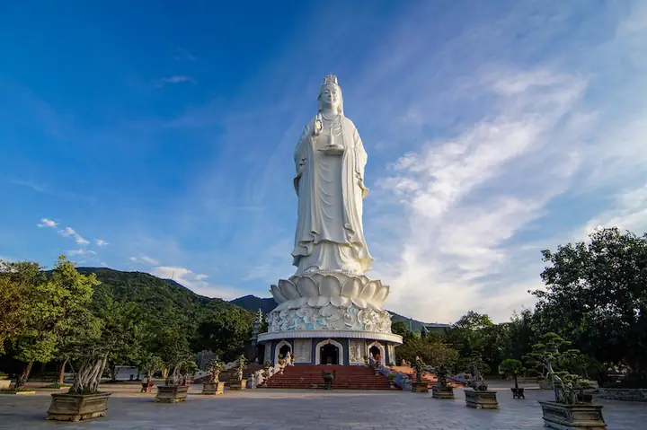 Các Ngôi Chùa Nổi Tiếng Và Linh Thiêng Ở Đà Nẵng – Hướng Dẫn Chi Tiết Cho Du Khách Các Ngôi Chùa Nổi Tiếng Và Linh Thiêng Ở Đà Nẵng – Hướng Dẫn Chi Tiết Cho Du Khách
