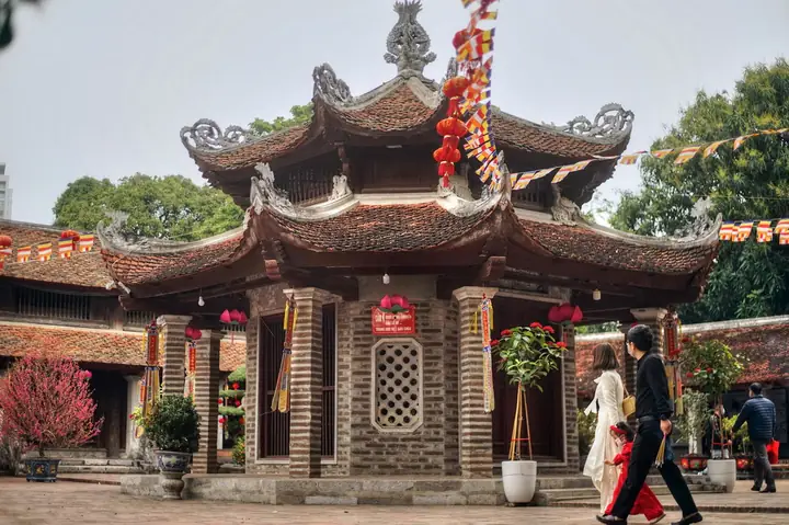 Khám Phá Các Ngôi Đền Linh Thiêng Và Cổ Nhất Hà Nội – Hướng Dẫn Chi Tiết Cho Du Khách