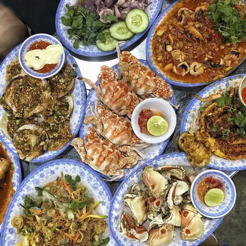 Top 10 Quán Hải Sản Ngon, Giá Hợp Lý Ở Đà Nẵng Mà Người Dân Địa Phương Yêu Thích