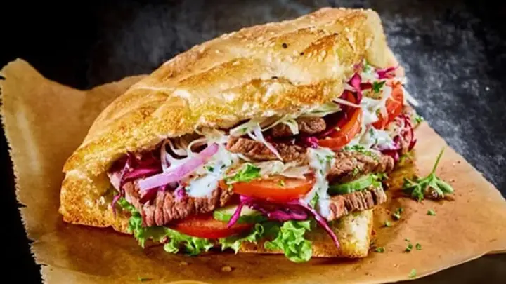Cách Làm Bánh Mì Doner Kebab Chuẩn Nhà Hàng: Công Thức, Quy Trình Và Mẹo Chuyên Nghiệp