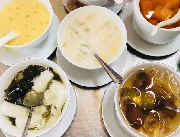 Top 8 Quán Chè Ngon Ở Quận 1 – Địa Chỉ, Giá Cả & Món Đặc Trưng