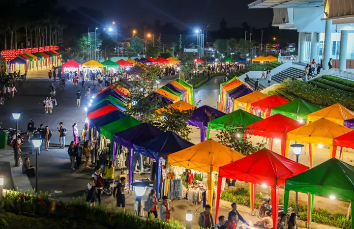 Top 11 Chợ Đêm Quận 1 Sài Gòn: Địa Chỉ, Giờ Mở Cửa & Món Ăn Nên Thử