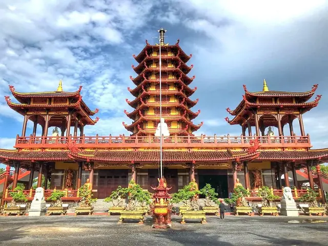 Top 10 Chùa Đẹp Ở Sài Gòn: Hướng Dẫn Tham Quan, Chụp Ảnh Phong Cảnh Và Mẹo Du Lịch