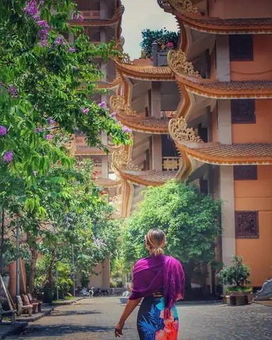 Những Ngôi Chùa Đẹp Nhất Sài Gòn Để Chụp Hình: Hướng Dẫn Chi Tiết Cho Người Yêu Ảnh