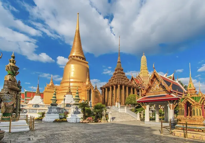 Khám Phá Chùa Phật Ngọc Wat Phra Kaew: Lịch Sử, Kiến Trúc Và Mẹo Tham Quan