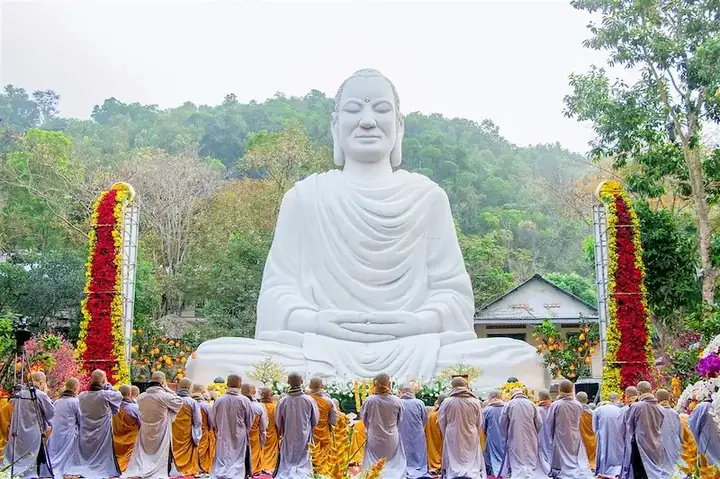 Hướng Dẫn Chi Tiết Tham Quan Chùa Phật Quang Bà Rịa – Vũng Tàu: Địa Chỉ, Lịch Sử, Hoạt Động & Lưu Ý