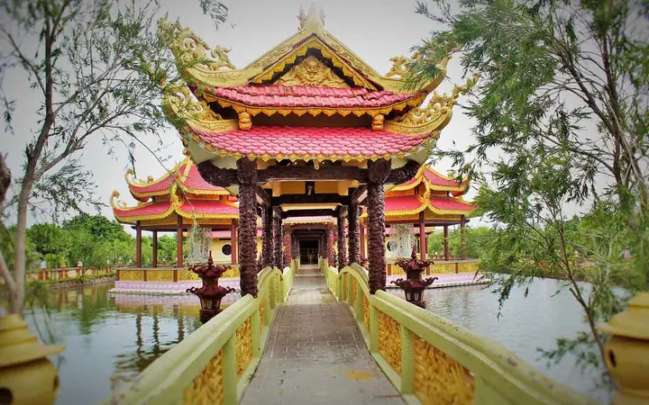 Khám Phá Chùa Vạn Phước Bình Đại, Bến Tre: Lịch Sử, Địa Chỉ, Hoạt Động & Hướng Dẫn Thăm Quan