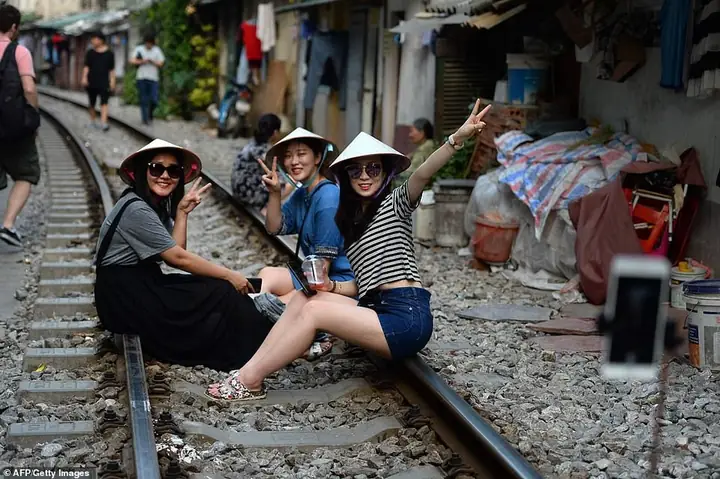 Hướng Dẫn Chụp Ảnh “đường Tàu” Hà Nội An Toàn, Đẹp Và Ấn Tượng