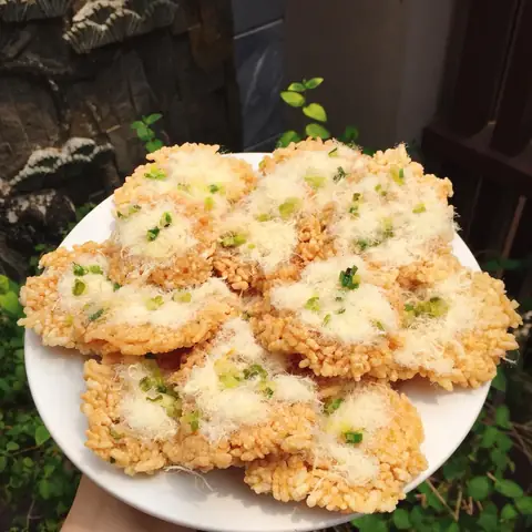 Cơm Cháy Việt Hưng Ninh Bình Là Gì? Đánh Giá, Giá Bán Và Nơi Mua Uy Tín