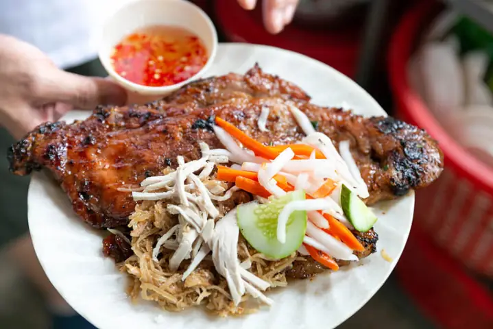 Top 20 Quán Cơm Tấm Ngon Ở Sài Gòn: Địa Chỉ, Giá Cả & Mẹo Chọn Món Chuẩn Vị