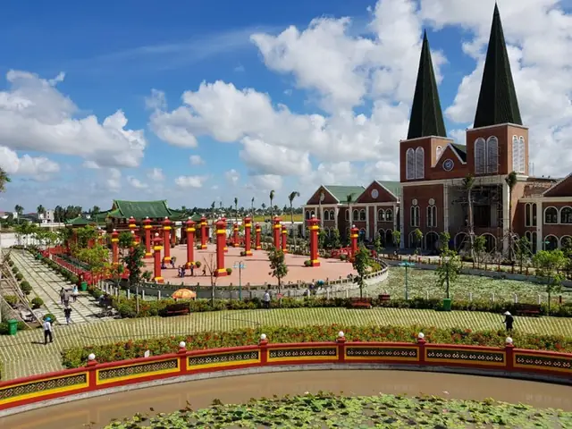 Công Viên Nước Ở Châu Đốc: Địa Chỉ, Giờ Mở Cửa, Giá Vé Và Các Trò Chơi Hấp Dẫn