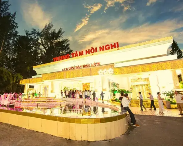 Khám Phá Công Viên Phú Lâm Về Đêm: Giờ Mở Cửa, Hoạt Động Và Mẹo Thú Vị