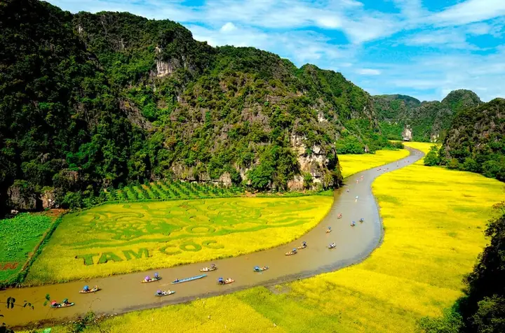 Khi Nào Đi Ninh Bình Đẹp Nhất? Hướng Dẫn Chọn Thời Điểm Du Lịch Theo Mùa & Hoạt Động