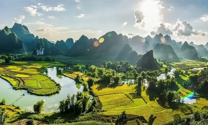 Top Địa Điểm Du Lịch Cao Bằng Nên Ghé Thăm: 8 Điểm Hấp Dẫn & Hướng Dẫn Chi Tiết