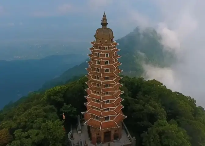 Hướng Dẫn Chi Tiết Du Lịch Đền Thượng Ba Vì: Lịch Trình, Cách Lên Núi Và Lưu Ý Cần Biết
