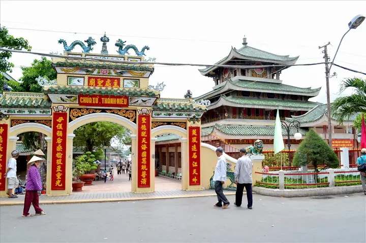 Hướng Dẫn Du Lịch Núi Sam Châu Đốc: Cách Di Chuyển, Lịch Trình Tham Quan Và Trải Nghiệm Cáp Treo