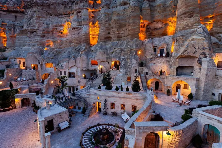Hướng Dẫn Du Lịch Cappadocia – Lịch Trình, Điểm Tham Quan & Kinh Nghiệm Cần Biết