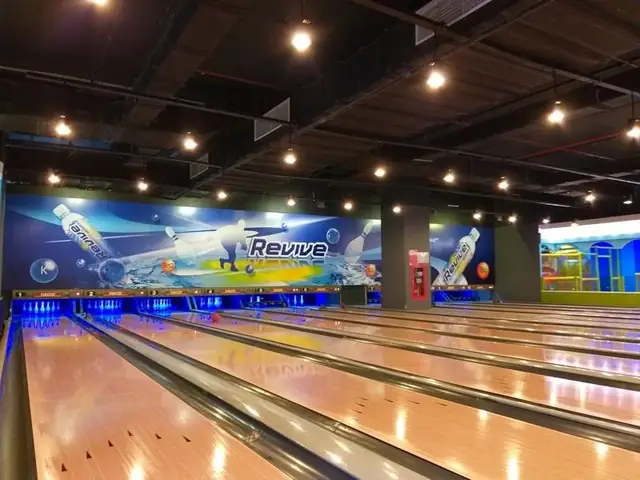 Bảng Giá Chơi Bowling Tại Vạn Hạnh Mall: Mức Phí, Giờ Cao Điểm Và Ưu Đãi