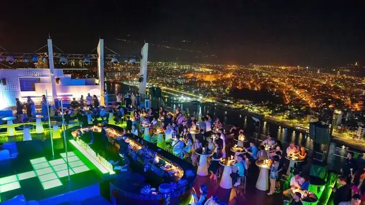 Giá Vào Sky 36 Đà Nẵng: Mức Phí, Gói Đặt Bàn & Chi Phí Đồ Uống