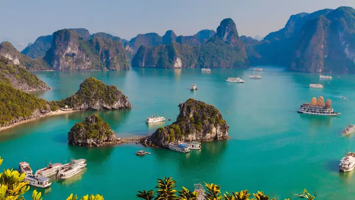 Những Cảnh Đẹp Hùng Vĩ Nhất Việt Nam: Top 15 Địa Điểm Không Thể Bỏ Lỡ