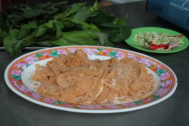 Gỏi Cá Tân Mai Biên Hòa Là Gì? Nguyên Liệu, Cách Thưởng Thức Và Địa Chỉ Nổi Tiếng