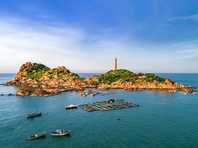 Hải Đăng Kê Gà Bình Thuận: Lịch Mở Cửa, Lịch Sử, Và Mẹo Khám Phá Cho Du Khách