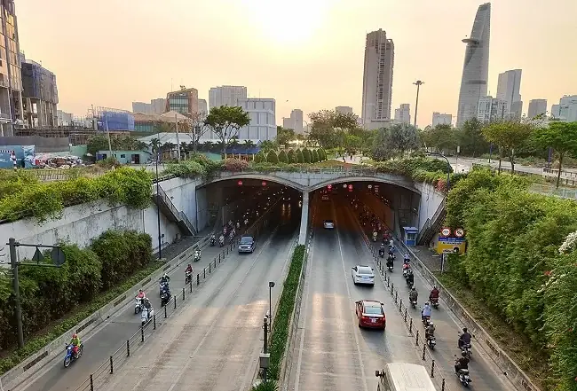 Khám Phá Hầm Thủ Thiêm Dưới Sông Sài Gòn: Vị Trí, Cấu Trúc Và Cách Tham Quan