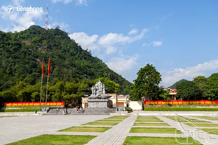 Top 10 Địa Điểm Chụp Ảnh Đẹp Nhất Thành Phố Hà Giang Bạn Không Thể Bỏ Qua