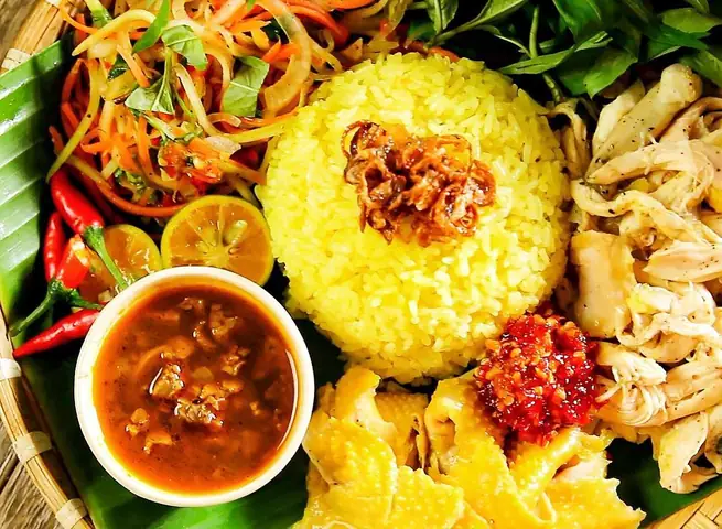 Hội An Ăn Gì, Chơi Gì? Hướng Dẫn Chi Tiết Địa Điểm Ẩm Thực & Hoạt Động Cho Du Khách