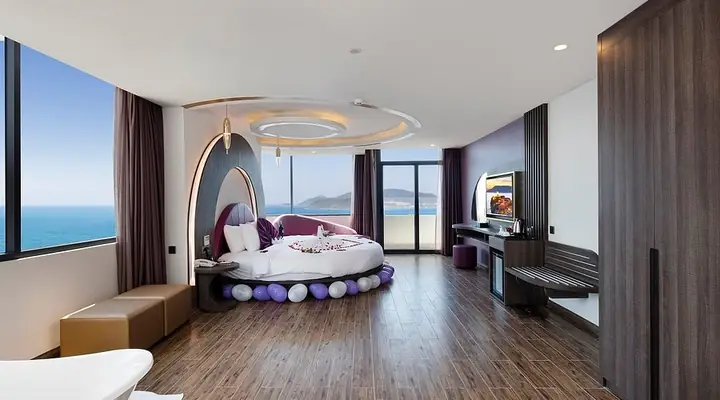 Đánh Giá Chi Tiết V Hotel Nha Trang: Giá Phòng, Tiện Nghi, Vị Trí Và Cách Đặt Phòng Tốt Nhất