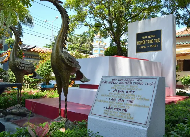 Khám Phá Đình Thần Nguyễn Trung Trực: Lịch Sử, Kiến Trúc Và Hướng Dẫn Tham Quan