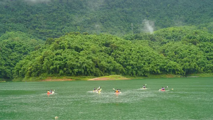 Hướng Dẫn Chi Tiết Khám Phá Khu Du Lịch Hồ Hòa Bình: Hoạt Động, Điểm Đến Và Mẹo Du Lịch