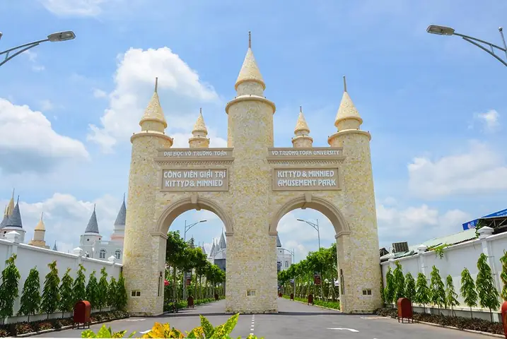 Hướng Dẫn Chi Tiết Giá Vé, Trò Chơi Và Lịch Mở Cửa Công Viên Giải Trí Kittyd & Minnied – Đại Học Võ Trường Toản