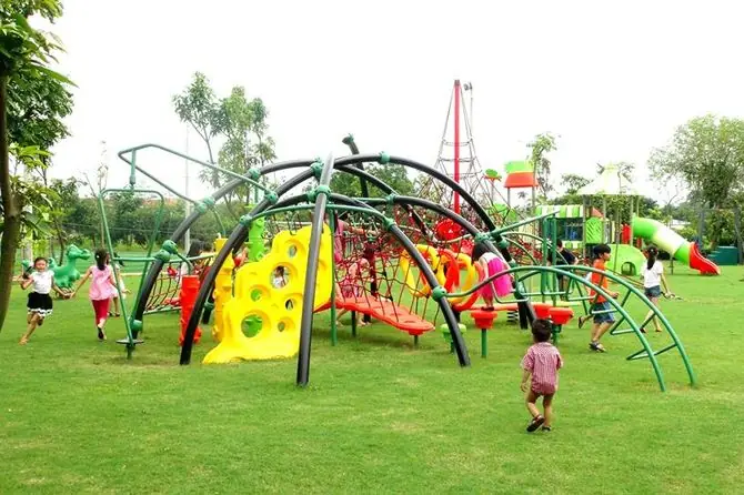 Hướng Dẫn Chi Tiết Khu Vui Chơi Ven Sông Hồng: Hoạt Động, Giá Vé, Cách Di Chuyển Và Mẹo Chuẩn Bị