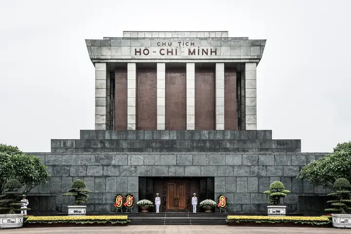 Lăng Bác Hồ Ở Đâu? Địa Chỉ, Giờ Mở Cửa Và Hướng Dẫn Thăm Viếng Chi Tiết