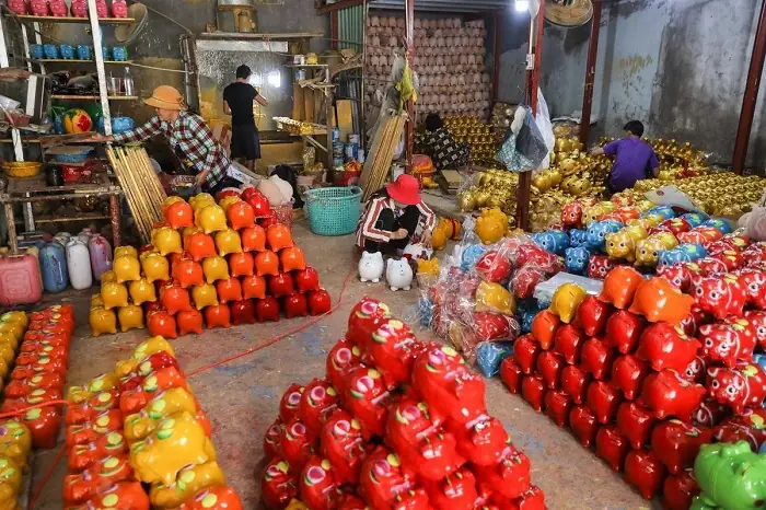 Khám Phá Làng Nghề Heo Đất Lái Thiêu: Lịch Sử, Quy Trình Sản Xuất Và Trải Nghiệm Thực Tế