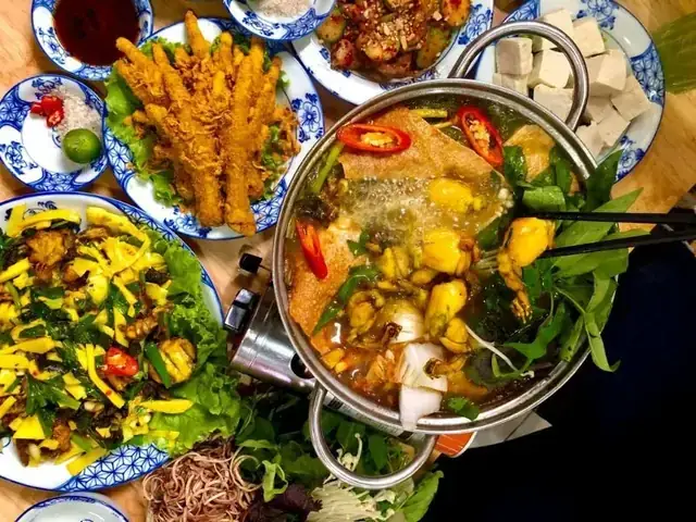 Lẩu Ếch Phong Ớ 72 Phó Đức Chính – Địa Chỉ, Thực Đơn, Giá Cả Và Cách Đặt Chỗ