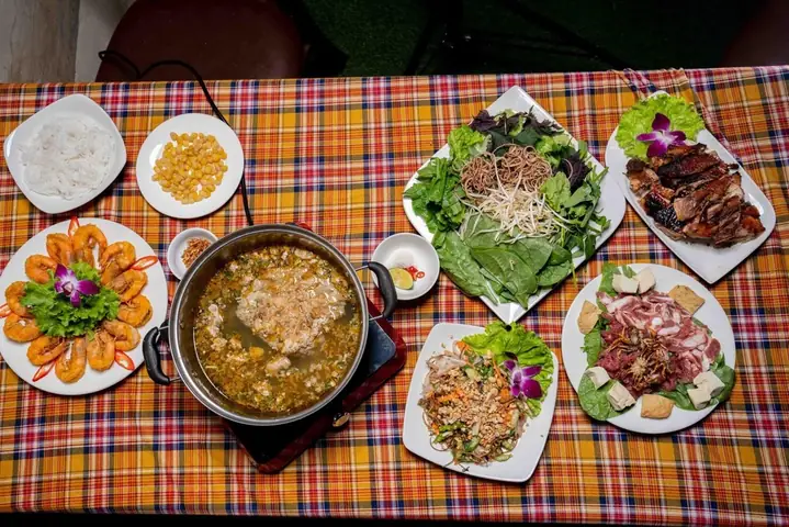 Top 13 Quán Lẩu Riêu Cua Bắp Bò Hà Nội Ngon Nhất – Địa Chỉ, Giá Và Bí Quyết Nấu Tại Nhà
