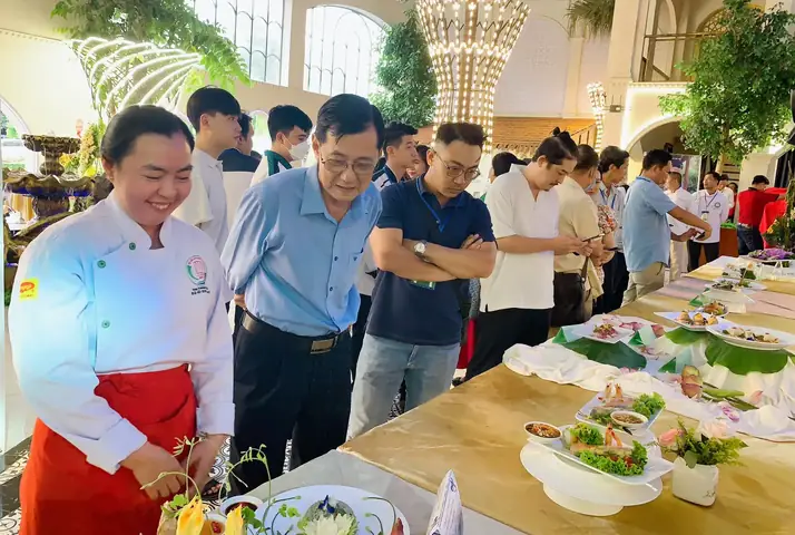 Lễ Hội Ẩm Thực Cần Thơ: Lịch Trình, Địa Điểm, Món Ăn Đặc Sắc Và Hướng Dẫn Tham Gia